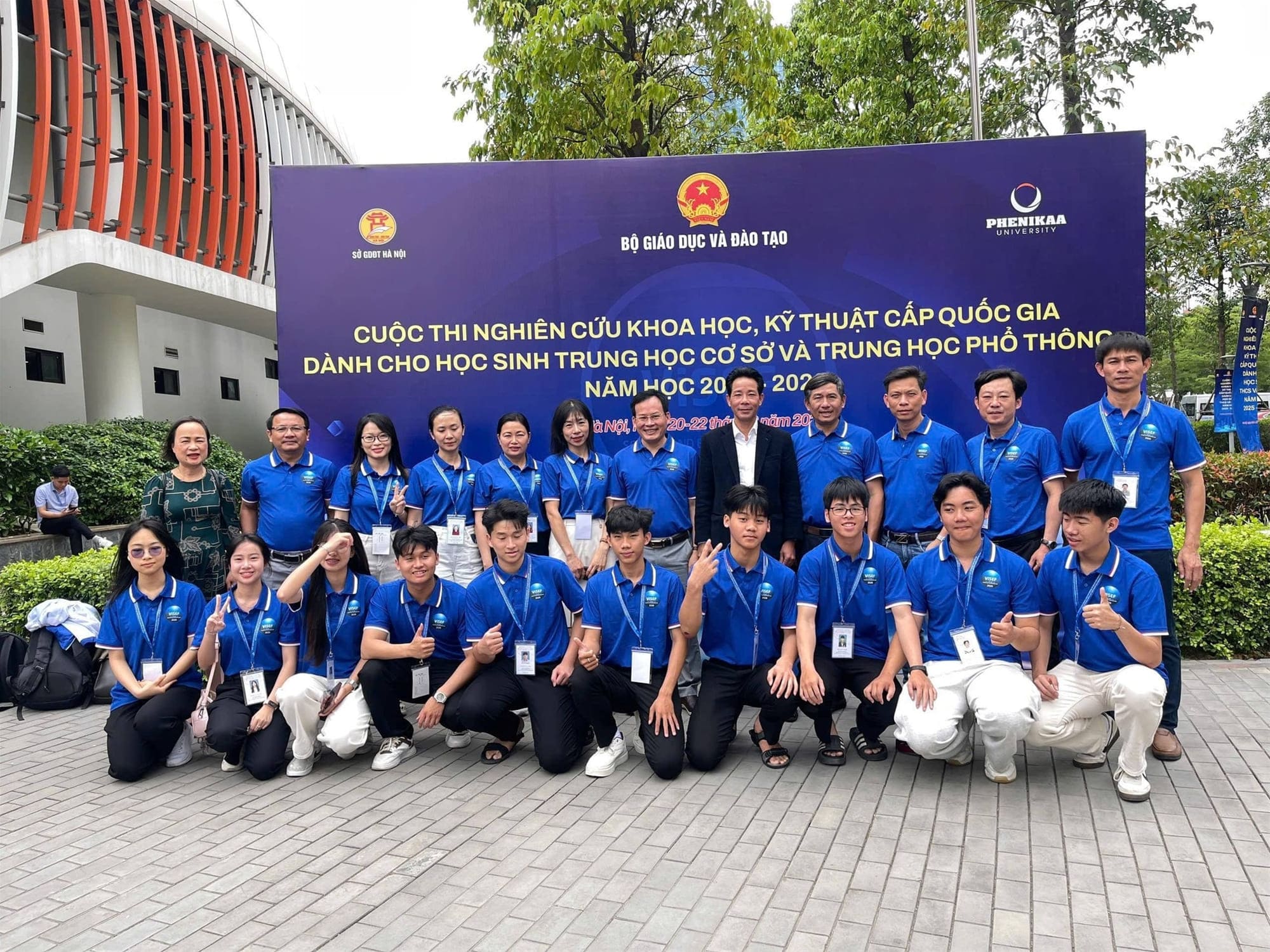 Trường THPT Tánh Linh dự thi Cuộc thi Khoa học kỹ thuật quốc gia tại Hà Nội.